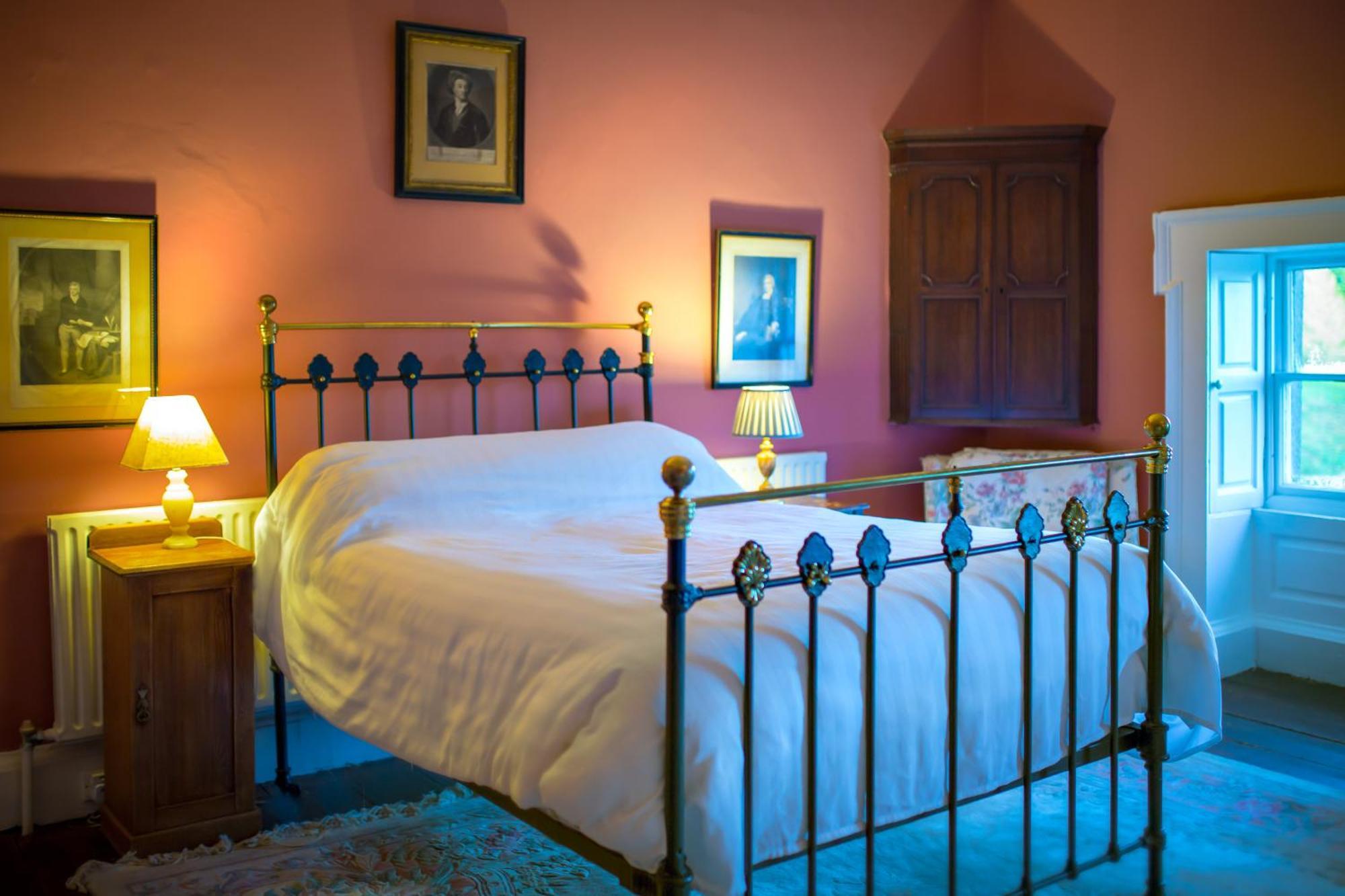 Roundwood House Hotel Mountrath Room photo